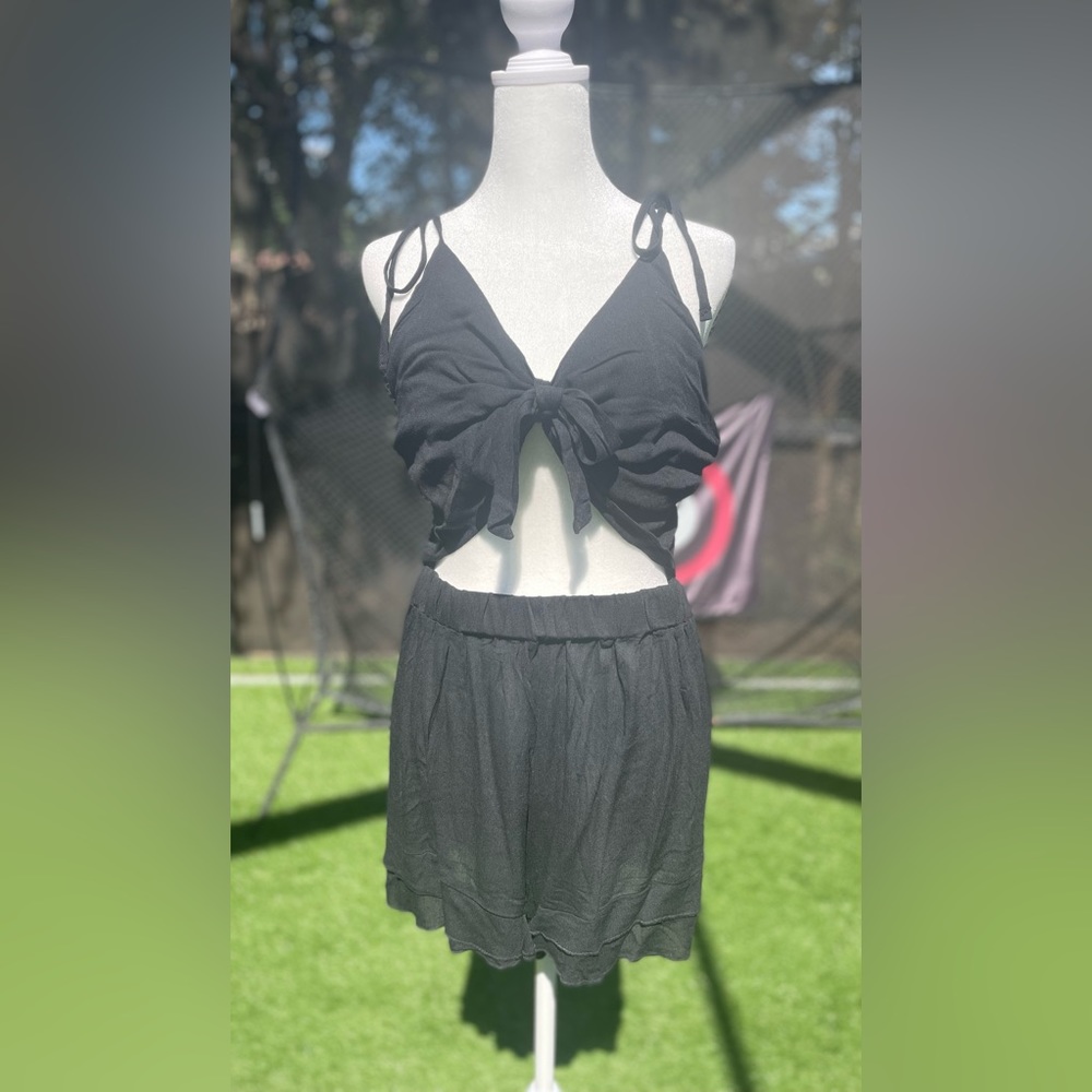 Black Knot Front High Waist Romper. Size L.